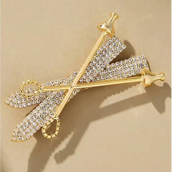 Anthropologie Jewelry - NWT Anthropologie Sports Icon Brooch 🎿⛷️